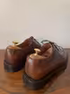 /bilder/schuh-dokumentation/bluecher/braune-bluecher-mit-doppelter-ziernaht/sub/braune-bluecher-schraeg-hinten.avif