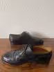 /bilder/schuh-dokumentation/brogues/schwarze-full-brogues-st-crispins/sub/schwarze-full-brogues-st-crispins-seite-entgegengesetzt.avif