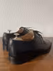 /bilder/schuh-dokumentation/derbies/schwarze-blanke-derbies-besonderer-schuhspitze/sub/schwarze-blanke-derbies-besondere-schuhspitze-hinten.avif