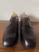/bilder/schuh-dokumentation/derbies/schwarze-derbies-mit-duenner-sohle/sub/schwarze-derbies-mit-duenner-sohle-vorne.avif