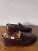 /bilder/schuh-dokumentation/loafer/penny-loafer/penny-loafers-dunkelbraun-holzgenagelt/sub/penny-loafers-dunkelbraun-holzgenagelt-seite-parallel.avif