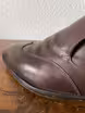 /bilder/schuh-dokumentation/loafer/sonstige-loafer/brauner-loafer-mit-einfacher-fluegelkappe/einfache-fluegelkappe/sub/brauner-loafer-mit-einfacher-fluegelkappe-spitze-schraeg-hinten-links.avif