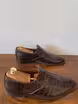 /bilder/schuh-dokumentation/loafer/sonstige-loafer/loafers-kroko-muster-dunkelbraun/sub/loafers-kroko-muster-dunkelbraun-seite-parallel.avif