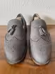 /bilder/schuh-dokumentation/loafer/tassel-loafer/tassel-loafer-grau-nubuk/sub/tassel-loafer-grau-nubuk-schraeg-oben.avif