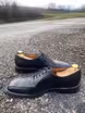 /bilder/schuh-dokumentation/oxfords/schwarze-lockere-oxfords-mit-kontrastnaehten/sub/schwarze-lockere-oxfords-mit-kontrastnaehten-seite-entgegengesetzt.avif
