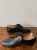 /bilder/schuh-dokumentation/oxfords/schwarze-quarter-brogue-oxfords/sub/schwarze-quarter-brogue-oxfords-seite-entgegengesetzt.avif