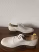 /bilder/schuh-dokumentation/oxfords/weisse-rauleder-oxfords/sub/weisse-rauleder-oxfords-seitlich.avif