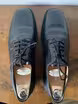 /bilder/schuh-dokumentation/schuhformen/franzoesische-schuhspitze/schwarze-derbies-drinnen-schuhform/sub/franzoesische-schuhspitze-oben-in-gehrichtung.avif