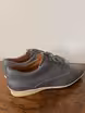 /bilder/schuh-dokumentation/sneakers/grau-blaue-sneakers/sub/grau-blaue-sneakers-schraeg-parallel.avif