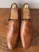 /bilder/schuh-dokumentation/sonstiges/loafer-auswahl/sub/puristische-braune-patina-loafers-oben.avif