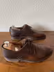 /bilder/schuh-dokumentation/spitzderbies/derbies-zwei-oesen-dunkelbraun-180-grad-norvegese/sub/derbies-zwei-oesen-dunkelbraun-180-grad-norvegese-seite-parallel.avif