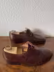 /bilder/schuh-dokumentation/spitzderbies/dunkelrote-straussenleder-spitzderbies/sub/dunkelrote-straussenleder-spitzderbies-seite-parallel.avif