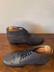 /bilder/schuh-dokumentation/stiefel/graue-full-brogue-stiefel/sub/graue-full-brogue-stiefel-seite-entgegengesetzt.avif