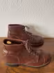 /bilder/schuh-dokumentation/stiefel/rotbraune-stiefel-chromexcel/sub/rotbraune-stiefel-chromexcel-seite-parallel.avif