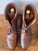 /bilder/schuh-dokumentation/stiefel/schlichte-braune-schnuerstiefel-polsterung/sub/schlichte-braune-schnuerstiefel-oben.avif