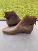 /bilder/schuh-dokumentation/stiefel/schlichte-dunkelbraune-jodphur-boots/sub/schlichte-dunkelbraune-jodphur-boots-seite-entgegengesetzt.avif