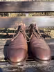 /bilder/schuh-dokumentation/stiefeletten/chukka-boots/dunkelbraune-chukka-boots-aus-glattleder/sub/dunkelbraune-chukka-boots-aus-glattleder-vorne.avif