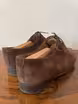 /bilder/schuh-dokumentation/velours/braune-norweger-velours/sub/braune-norweger-velours-schraeg-hinten.avif