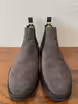 /bilder/schuh-dokumentation/velours/dunkelgraue-chelsea-boots-velours/sub/dunkelgraue-chelsea-boots-velours-vorne.avif