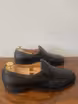 /bilder/schuh-dokumentation/wildleder/schwarze-loafers-pekarileder/sub/schwarze-loafers-pekarileder-seite-parallel.avif